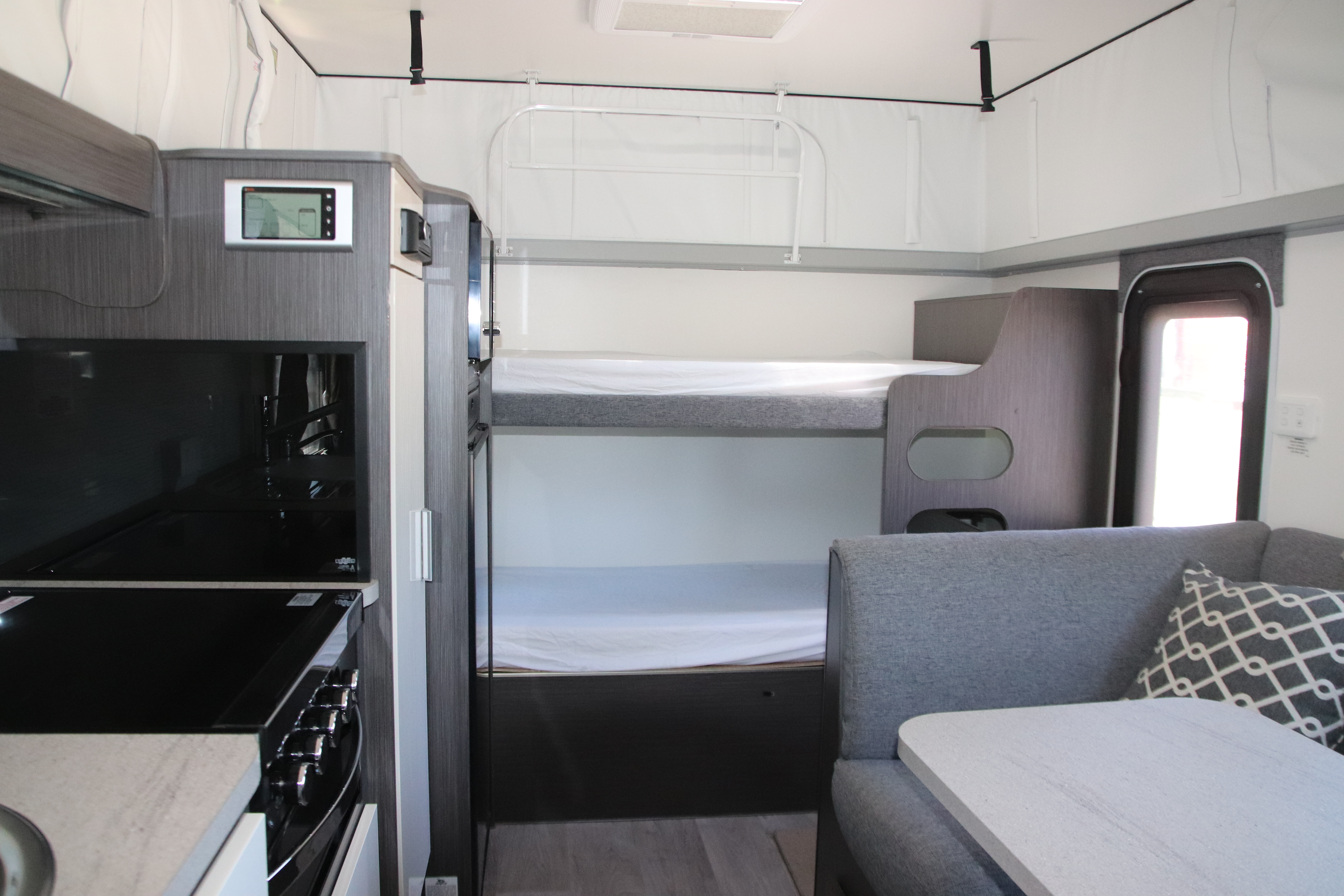 jayco journey 15.48 6 bed size